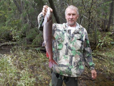 Олег увидел первого в своей жизни тайменя.